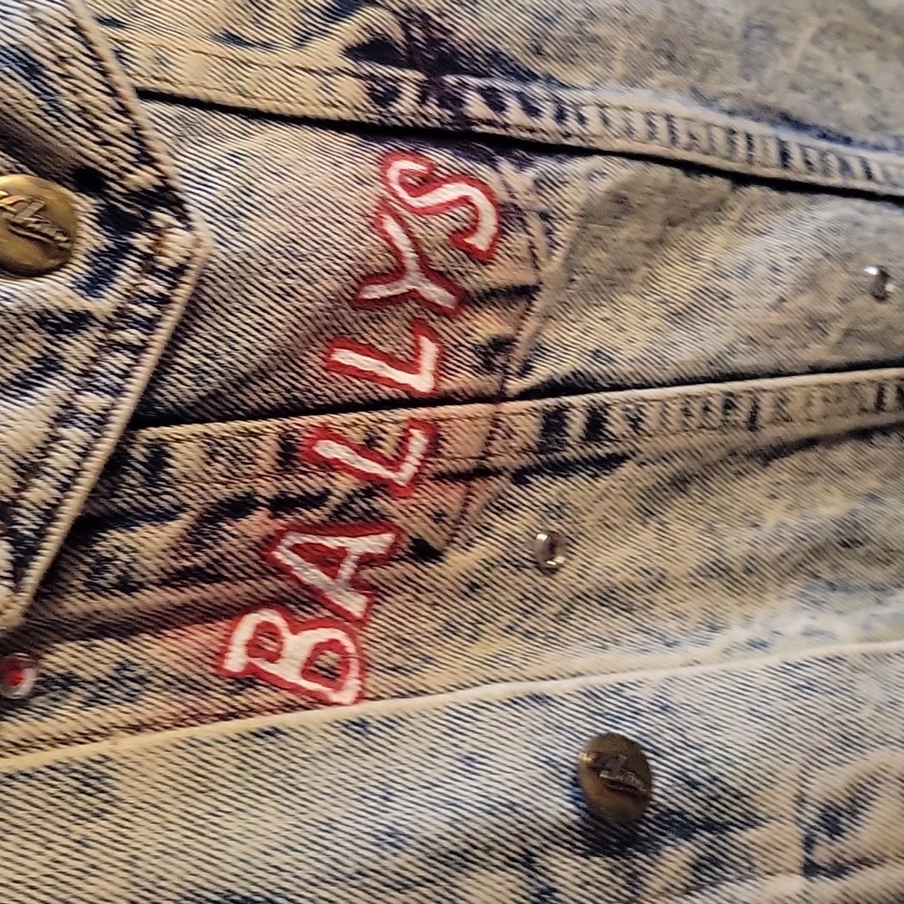 Las Vegas Graphic Denim Jacket - Picture 7 of 10